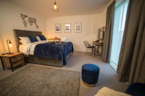 Luxury King Bed Apartment & FREE PARKING